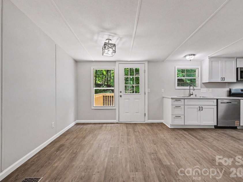 3723 Vickery Drive, Maiden, NC 28650.  MLS# CAR4399153, YatesRealty ID 34463. 