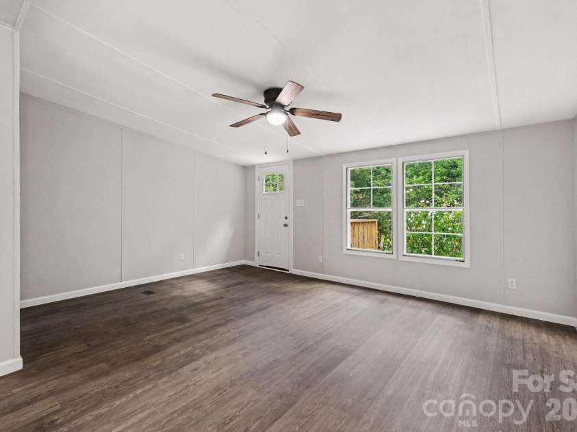 3723 Vickery Drive, Maiden, NC 28650.  MLS# CAR4399153, YatesRealty ID 34463. 