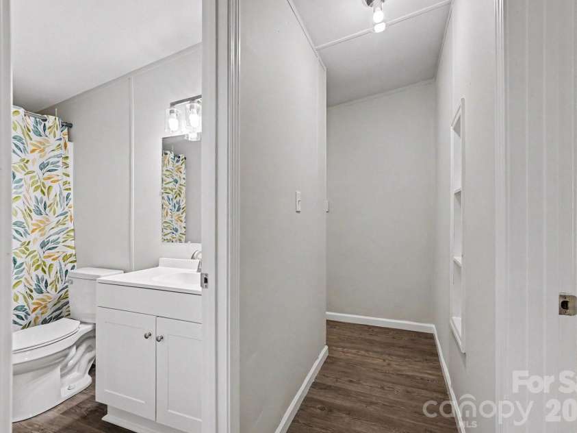 3723 Vickery Drive, Maiden, NC 28650.  MLS# CAR4399153, YatesRealty ID 34463. 