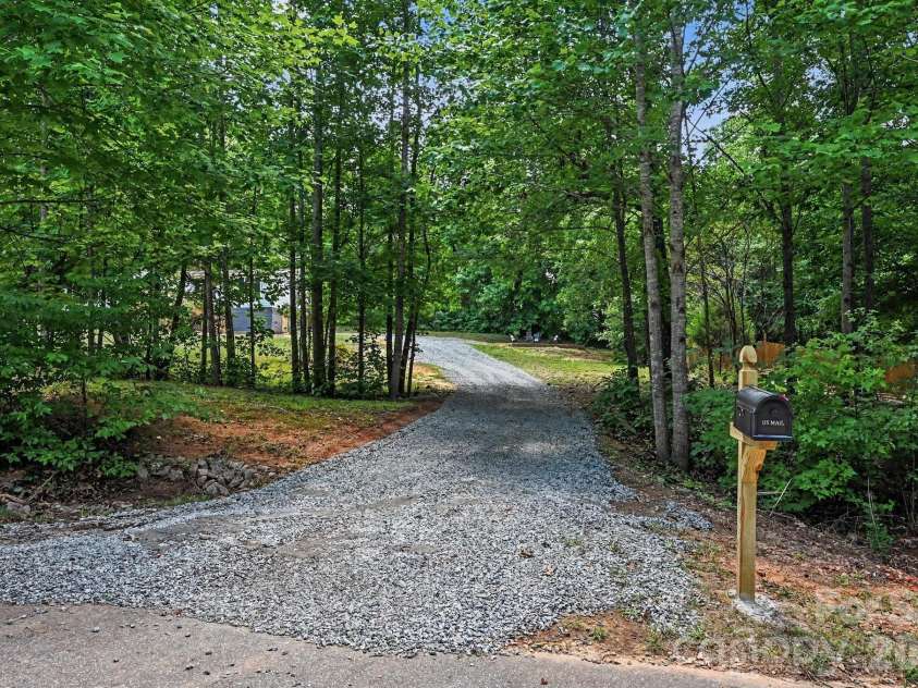 3723 Vickery Drive, Maiden, NC 28650.  MLS# CAR4399153, YatesRealty ID 34463. 