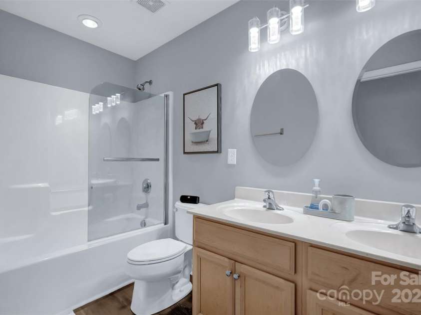 10104 Treetop Lane, Cornelius, NC 28031.  MLS# CAR4274344, YatesRealty ID 34464. 