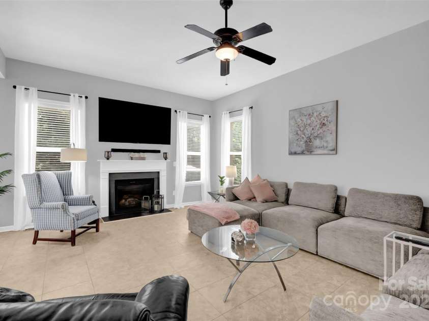 10104 Treetop Lane, Cornelius, NC 28031.  MLS# CAR4274344, YatesRealty ID 34464. 