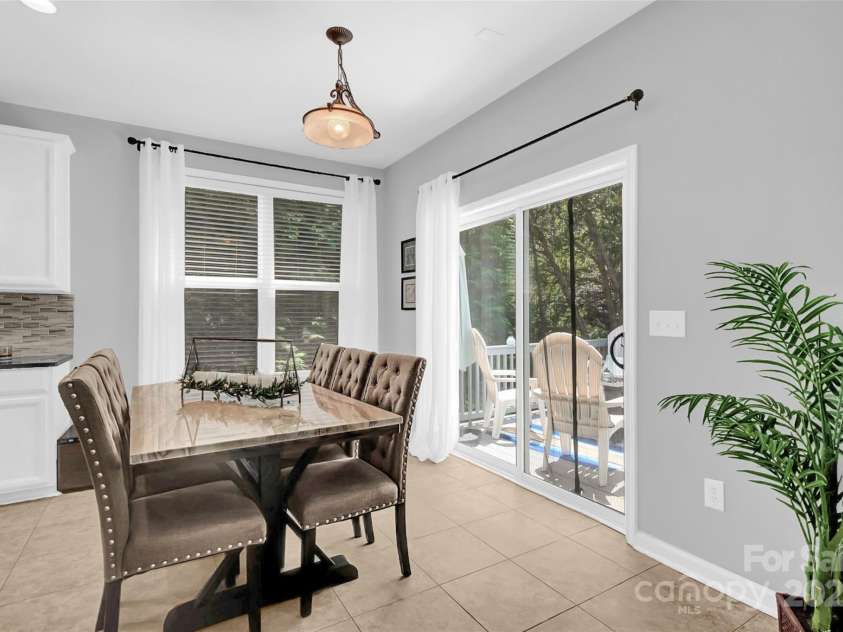 10104 Treetop Lane, Cornelius, NC 28031.  MLS# CAR4274344, YatesRealty ID 34464. 