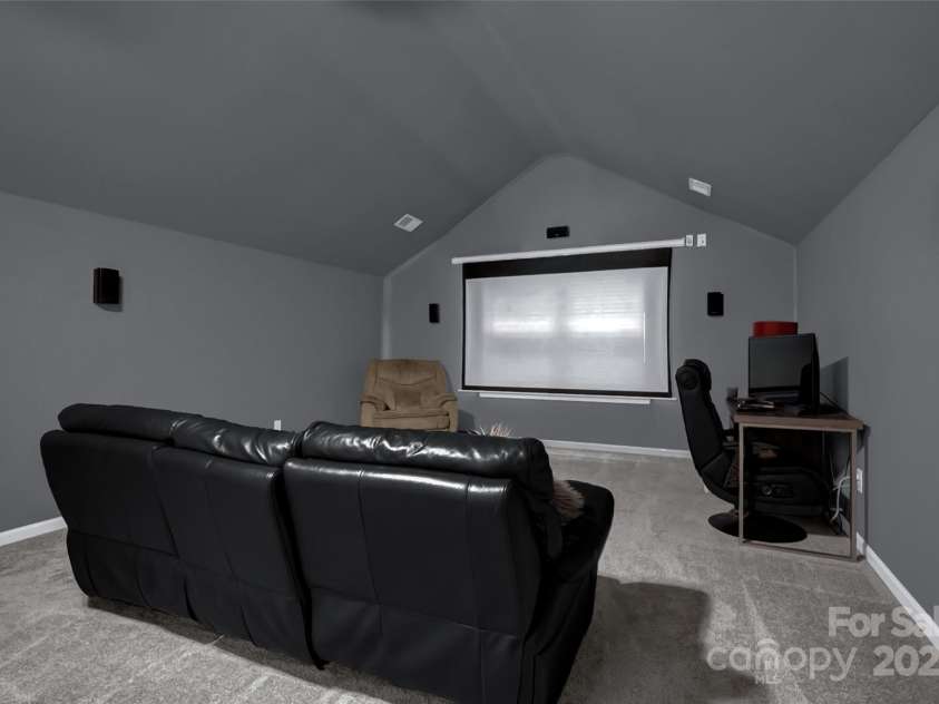 10104 Treetop Lane, Cornelius, NC 28031.  MLS# CAR4274344, YatesRealty ID 34464. 