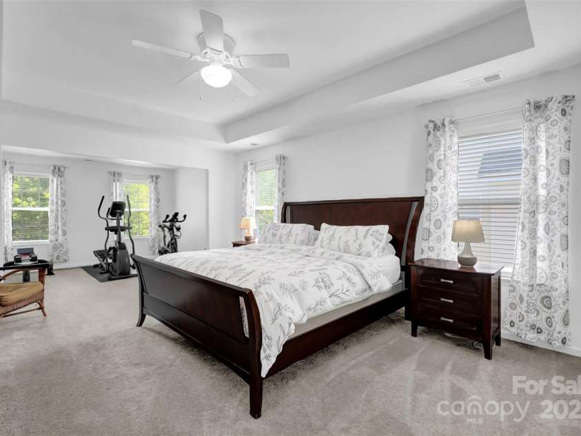10104 Treetop Lane, Cornelius, NC 28031.  MLS# CAR4274344, YatesRealty ID 34464. Primary Bedroom