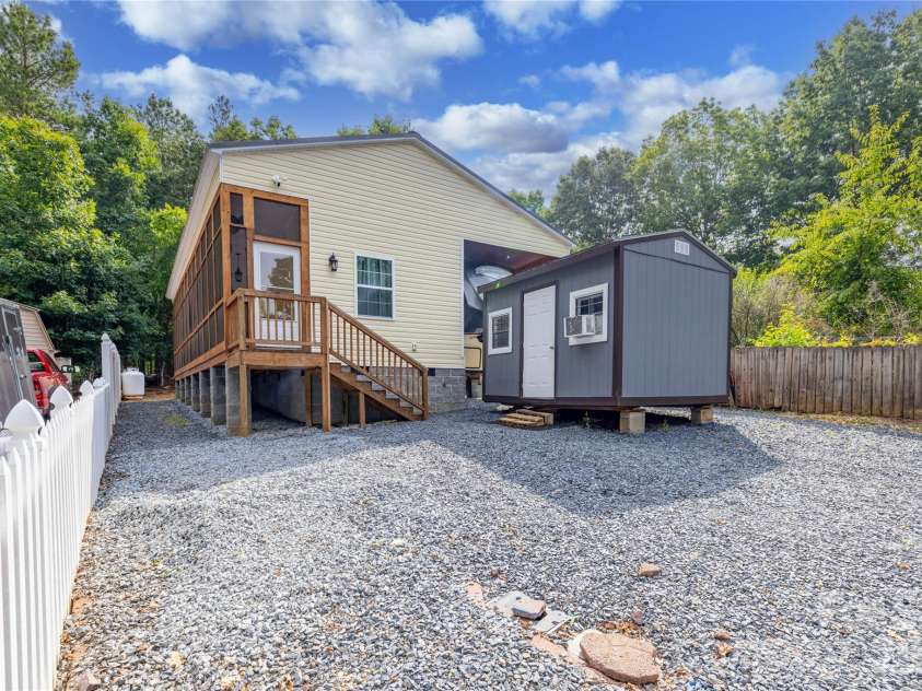 192 Roberts Ridge Road, Mount Gilead, NC 27306.  MLS# CAR4397872, YatesRealty ID 34464. 