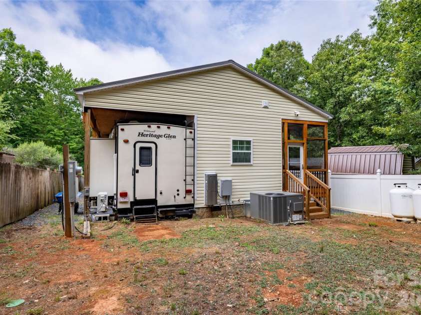 192 Roberts Ridge Road, Mount Gilead, NC 27306.  MLS# CAR4397872, YatesRealty ID 34464. 