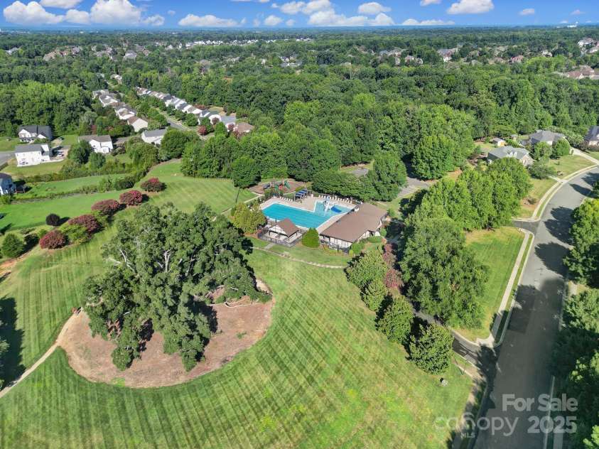 11015 Royal Colony Drive, Waxhaw, NC 28173.  MLS# CAR4285235, YatesRealty ID 34467. 