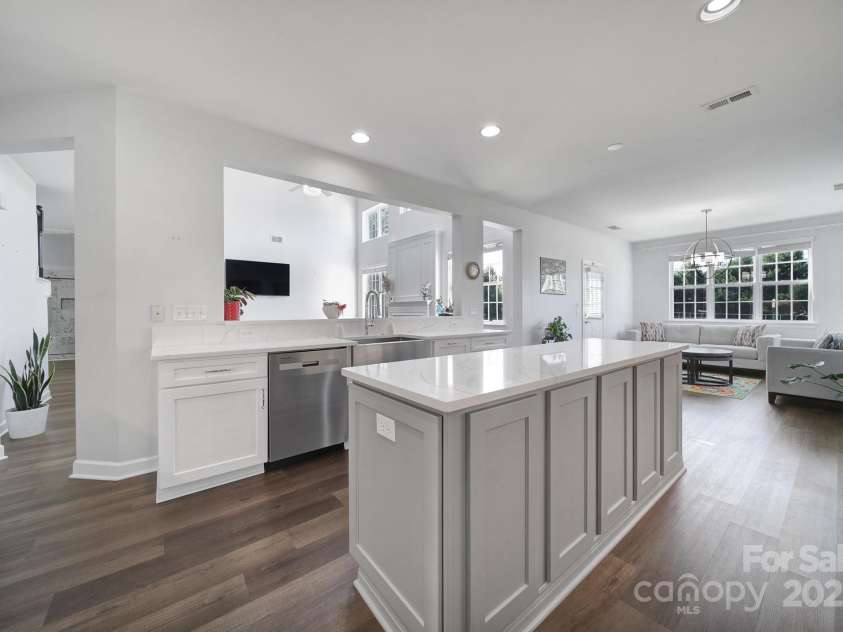 11015 Royal Colony Drive, Waxhaw, NC 28173.  MLS# CAR4285235, YatesRealty ID 34467. 