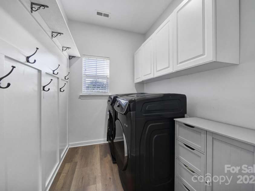 11015 Royal Colony Drive, Waxhaw, NC 28173.  MLS# CAR4285235, YatesRealty ID 34467. 