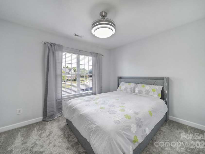 11015 Royal Colony Drive, Waxhaw, NC 28173.  MLS# CAR4285235, YatesRealty ID 34467. 