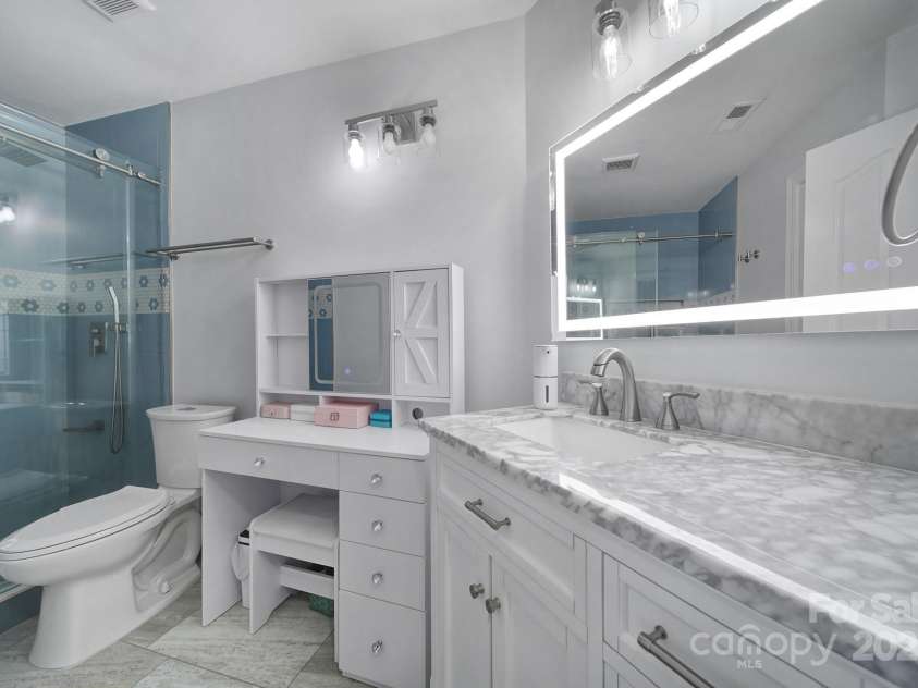 11015 Royal Colony Drive, Waxhaw, NC 28173.  MLS# CAR4285235, YatesRealty ID 34467. 