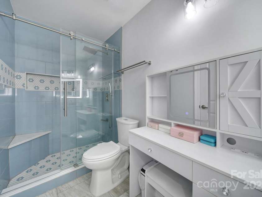 11015 Royal Colony Drive, Waxhaw, NC 28173.  MLS# CAR4285235, YatesRealty ID 34467. 