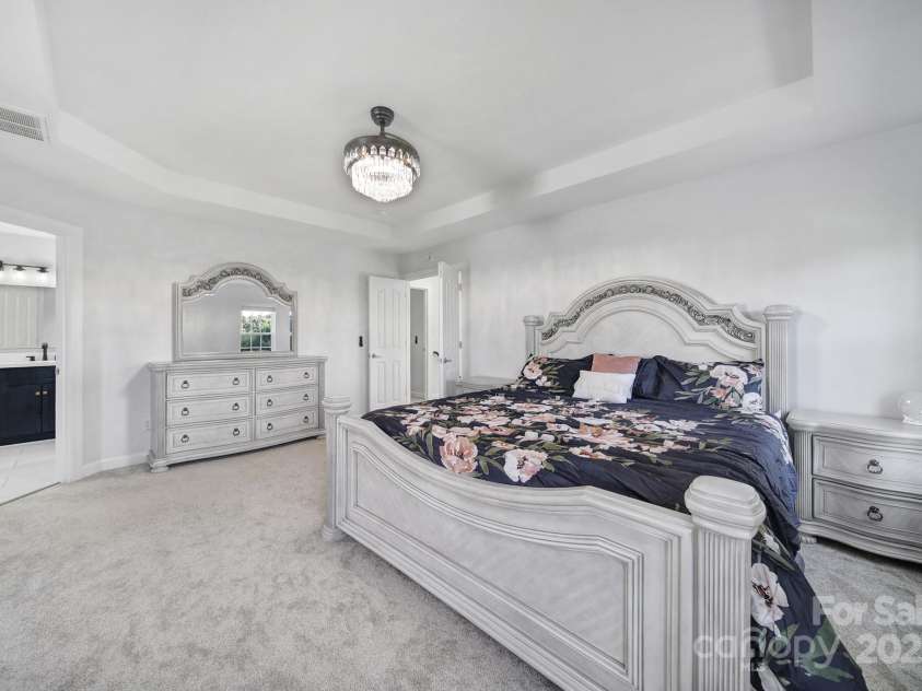 11015 Royal Colony Drive, Waxhaw, NC 28173.  MLS# CAR4285235, YatesRealty ID 34467. 