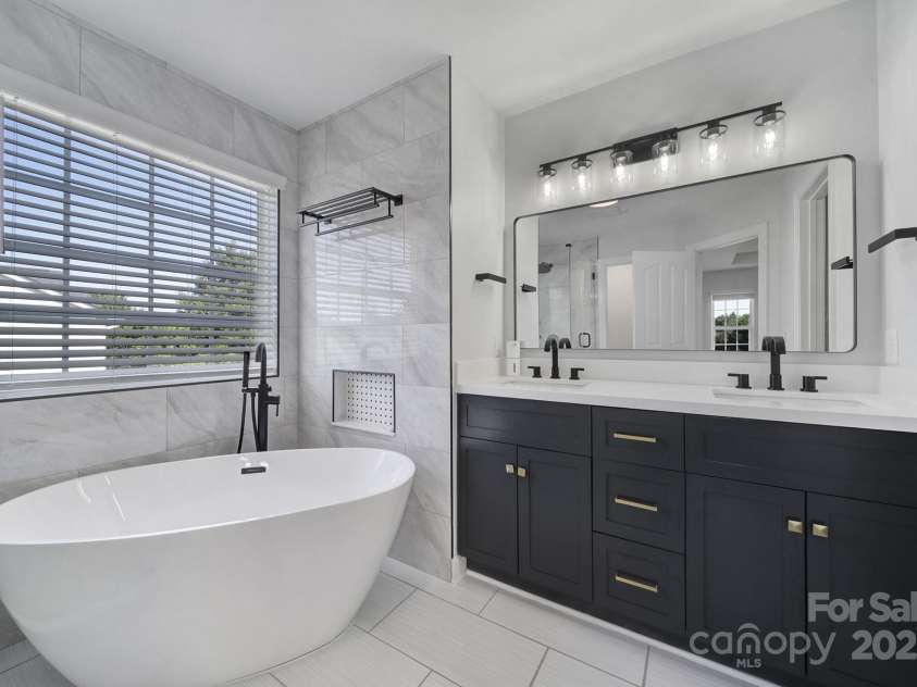 11015 Royal Colony Drive, Waxhaw, NC 28173.  MLS# CAR4285235, YatesRealty ID 34467. 