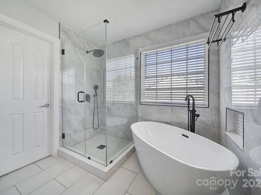 11015 Royal Colony Drive, Waxhaw, NC 28173.  MLS# CAR4285235, YatesRealty ID 34467. 