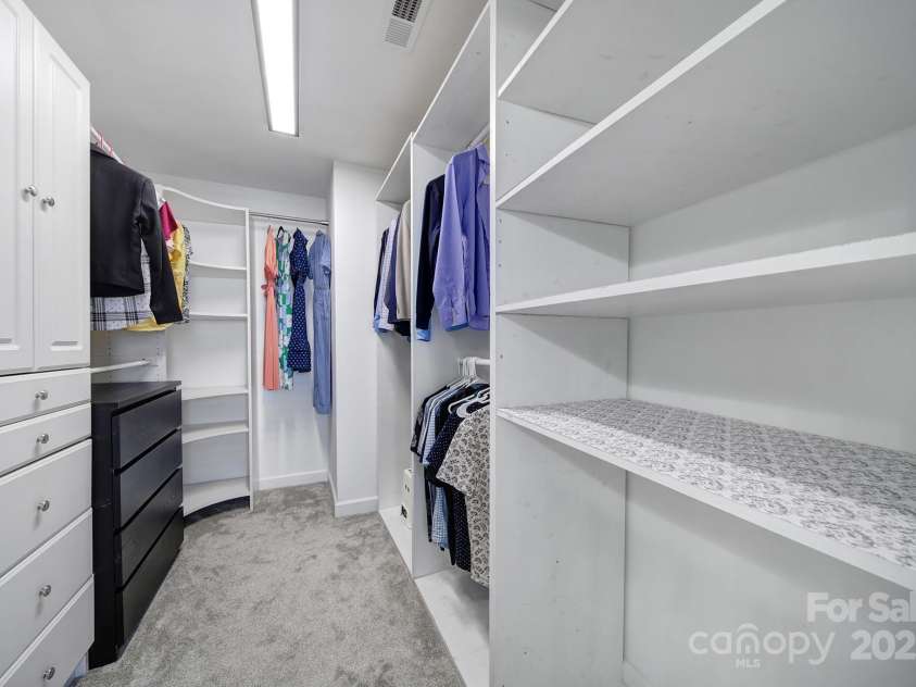 11015 Royal Colony Drive, Waxhaw, NC 28173.  MLS# CAR4285235, YatesRealty ID 34467. 