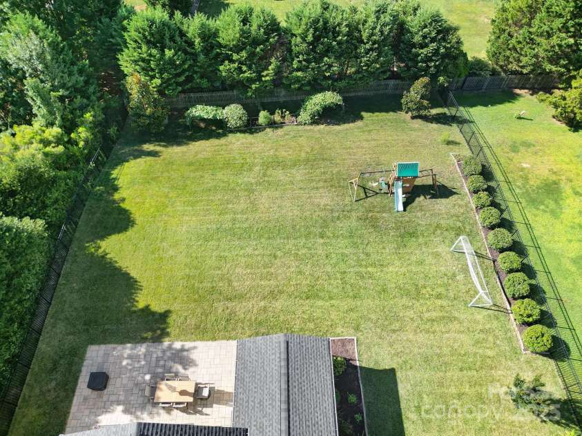 11015 Royal Colony Drive, Waxhaw, NC 28173.  MLS# CAR4285235, YatesRealty ID 34467. 