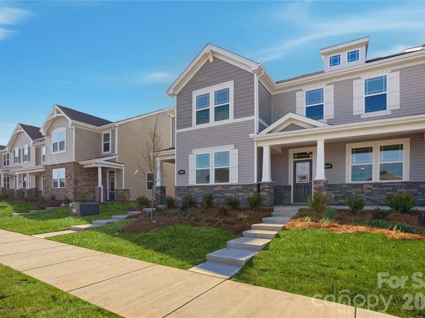 5205 Wyes Oak Lane, Charlotte, NC 28269.  MLS# CAR4399611, YatesRealty ID 34467. 
