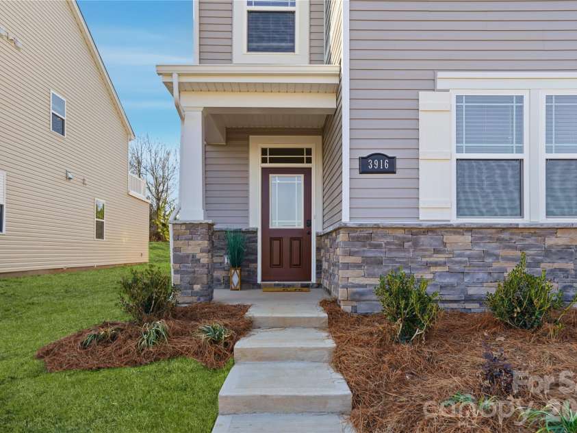 5205 Wyes Oak Lane, Charlotte, NC 28269.  MLS# CAR4399611, YatesRealty ID 34467. 