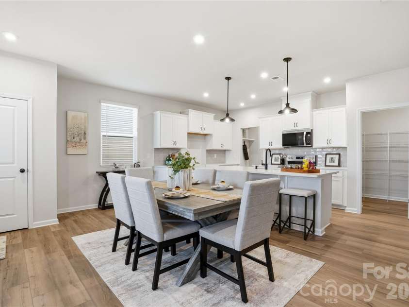 5205 Wyes Oak Lane, Charlotte, NC 28269.  MLS# CAR4399611, YatesRealty ID 34467. 