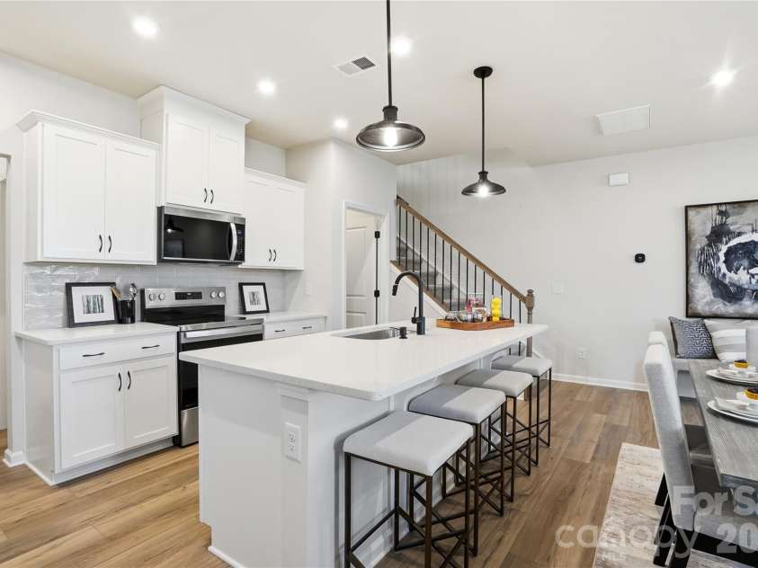 5205 Wyes Oak Lane, Charlotte, NC 28269.  MLS# CAR4399611, YatesRealty ID 34467. 