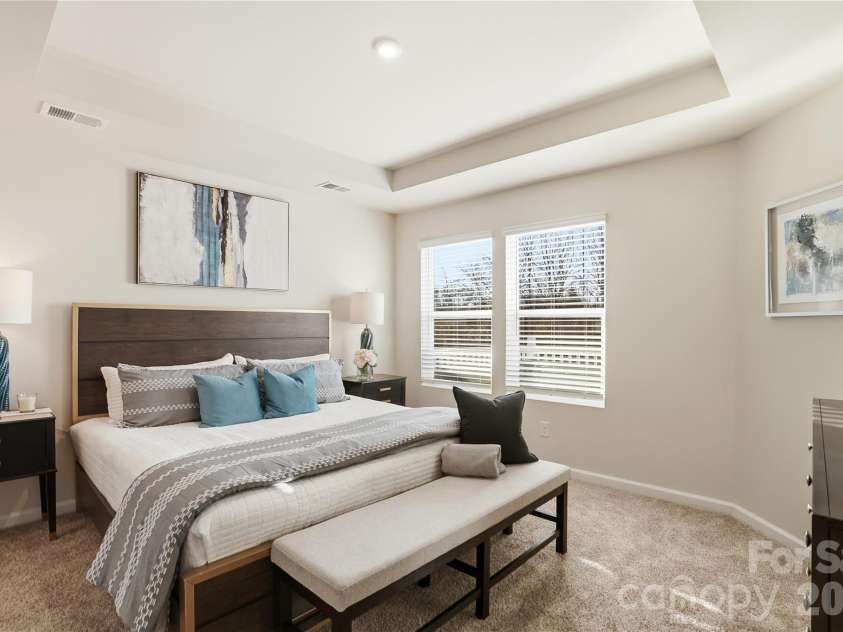 5205 Wyes Oak Lane, Charlotte, NC 28269.  MLS# CAR4399611, YatesRealty ID 34467. 