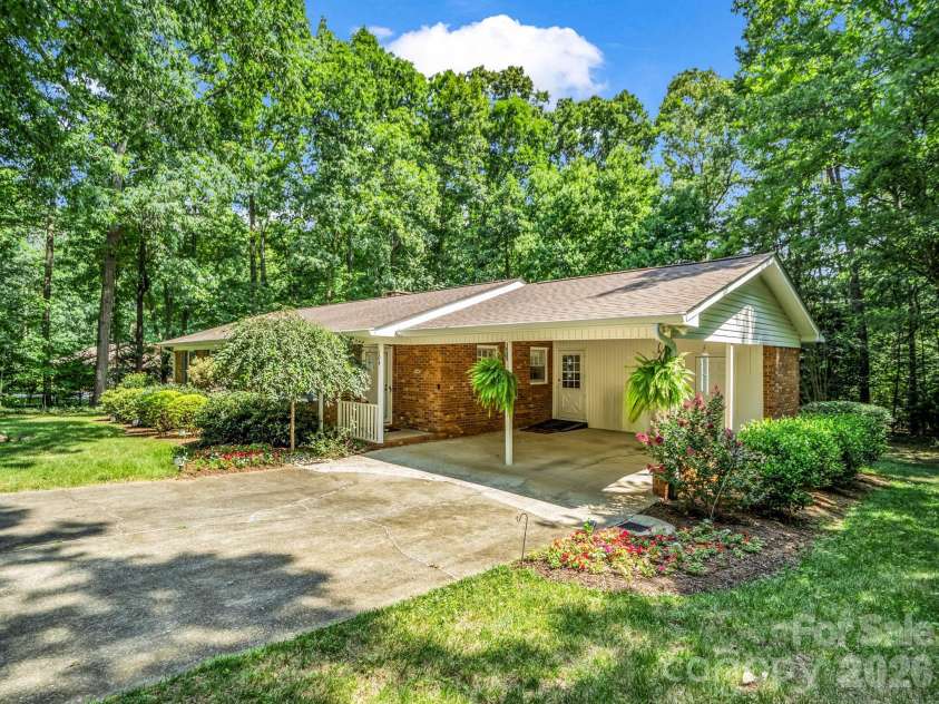 104 Dill Circle, Landrum, SC 29356.  MLS# CAR4399548, YatesRealty ID 34468. 