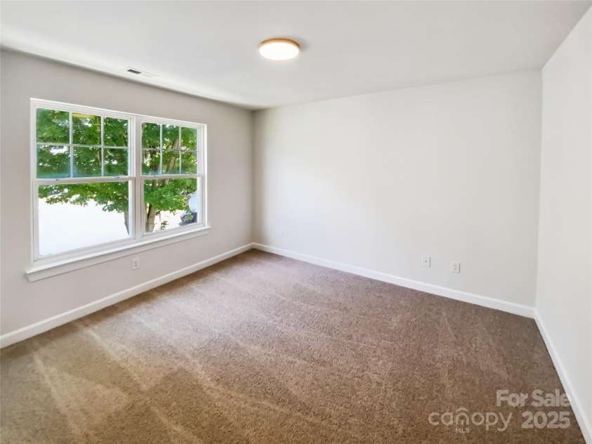 6350 Royal Celadon Way, Charlotte, NC 28269.  MLS# CAR4285659, YatesRealty ID 34469. 