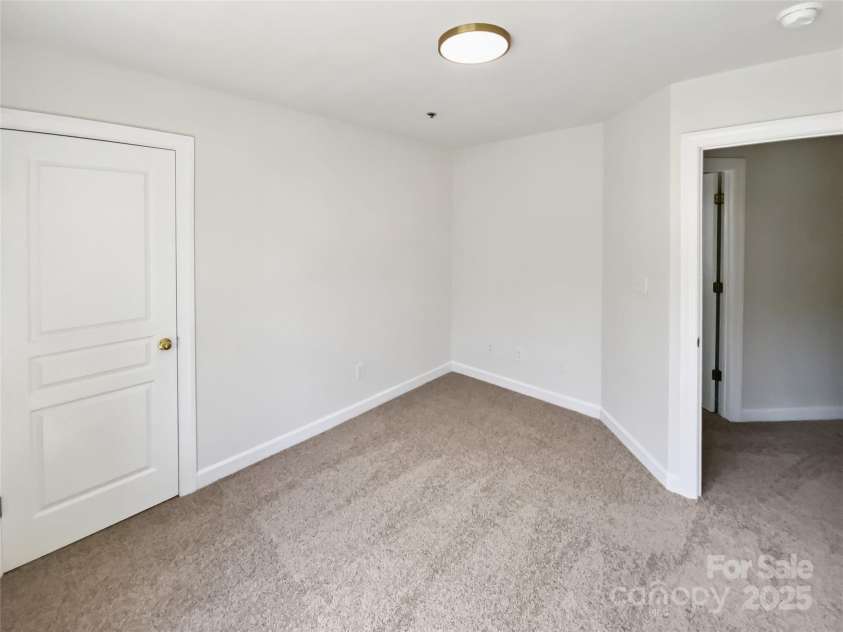 6350 Royal Celadon Way, Charlotte, NC 28269.  MLS# CAR4285659, YatesRealty ID 34469. 