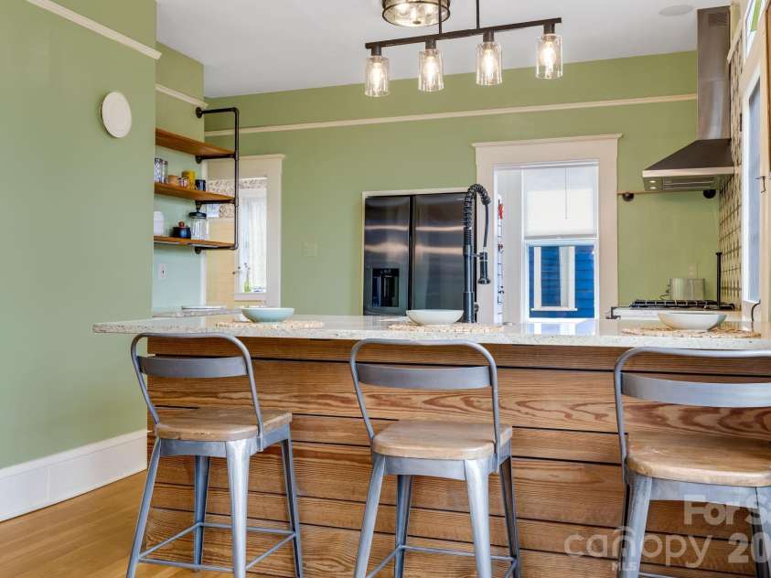 9 Houston Street, Asheville, NC 28801.  MLS# CAR4398917, YatesRealty ID 34469. 