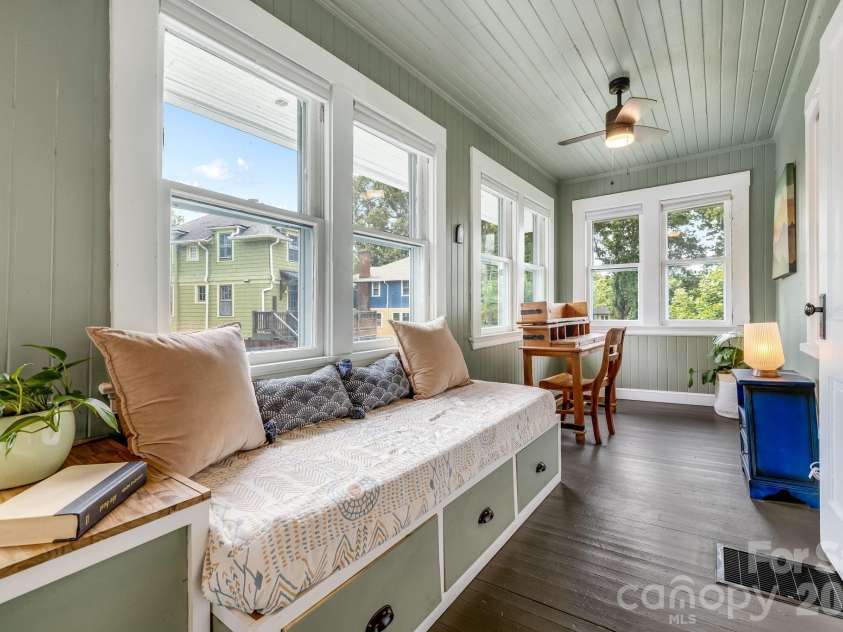 9 Houston Street, Asheville, NC 28801.  MLS# CAR4398917, YatesRealty ID 34469. 