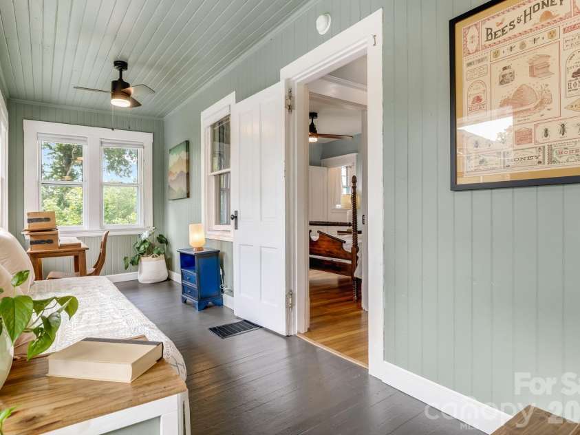 9 Houston Street, Asheville, NC 28801.  MLS# CAR4398917, YatesRealty ID 34469. 