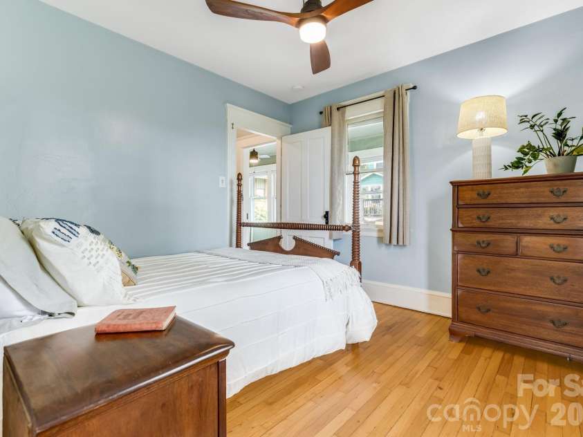 9 Houston Street, Asheville, NC 28801.  MLS# CAR4398917, YatesRealty ID 34469. 