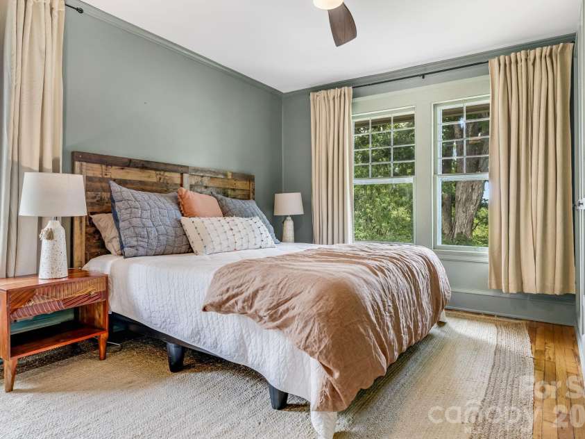 9 Houston Street, Asheville, NC 28801.  MLS# CAR4398917, YatesRealty ID 34469. 