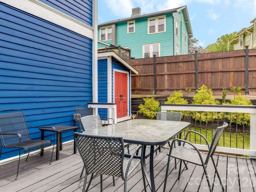 9 Houston Street, Asheville, NC 28801.  MLS# CAR4398917, YatesRealty ID 34469. 
