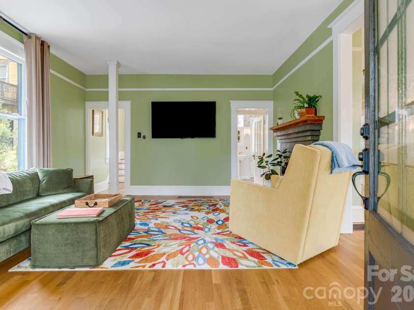 9 Houston Street, Asheville, NC 28801.  MLS# CAR4398917, YatesRealty ID 34469. Living room