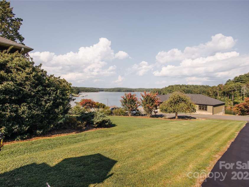 95 Lake Club Lane, Nebo, NC 28761.  MLS# CAR4171181, YatesRealty ID 3447. 