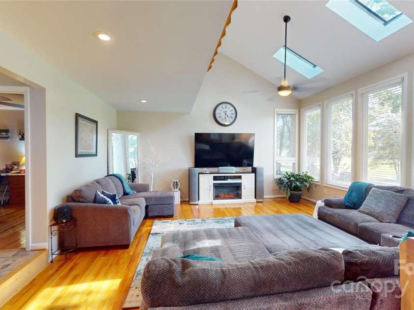 95 Lake Club Lane, Nebo, NC 28761.  MLS# CAR4171181, YatesRealty ID 3447. 