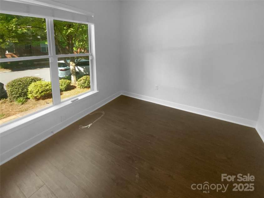 1031 Skyline View Way, Charlotte, NC 28204.  MLS# CAR4293136, YatesRealty ID 34470. 