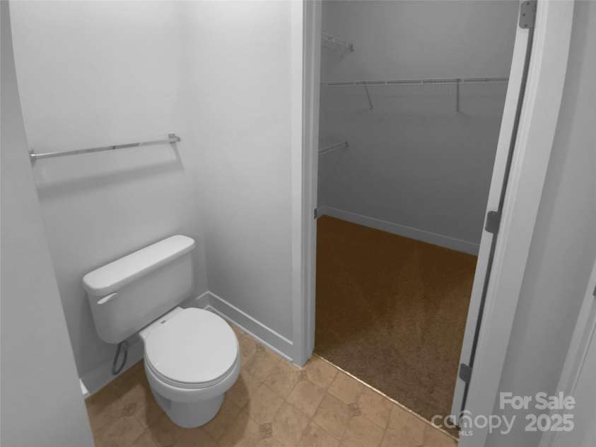 1031 Skyline View Way, Charlotte, NC 28204.  MLS# CAR4293136, YatesRealty ID 34470. 