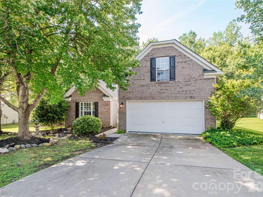 11032 Elven Drive, Fort Mill, SC 29707.  MLS# CAR4396203, YatesRealty ID 34471. 