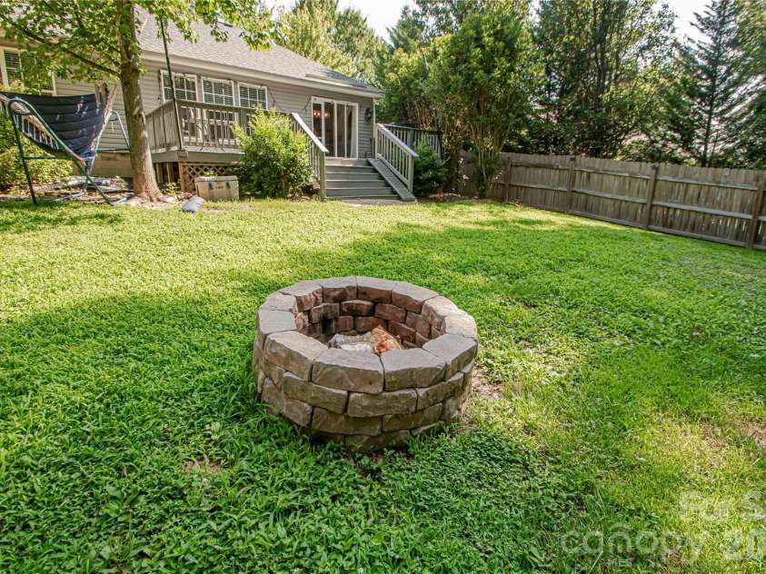 11032 Elven Drive, Fort Mill, SC 29707.  MLS# CAR4396203, YatesRealty ID 34471. 