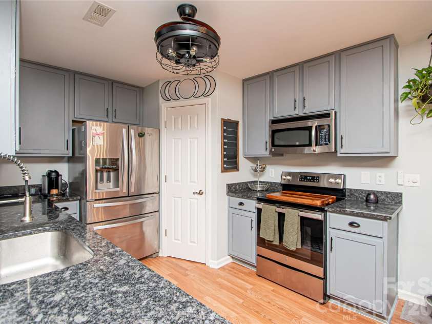 11032 Elven Drive, Fort Mill, SC 29707.  MLS# CAR4396203, YatesRealty ID 34471. 