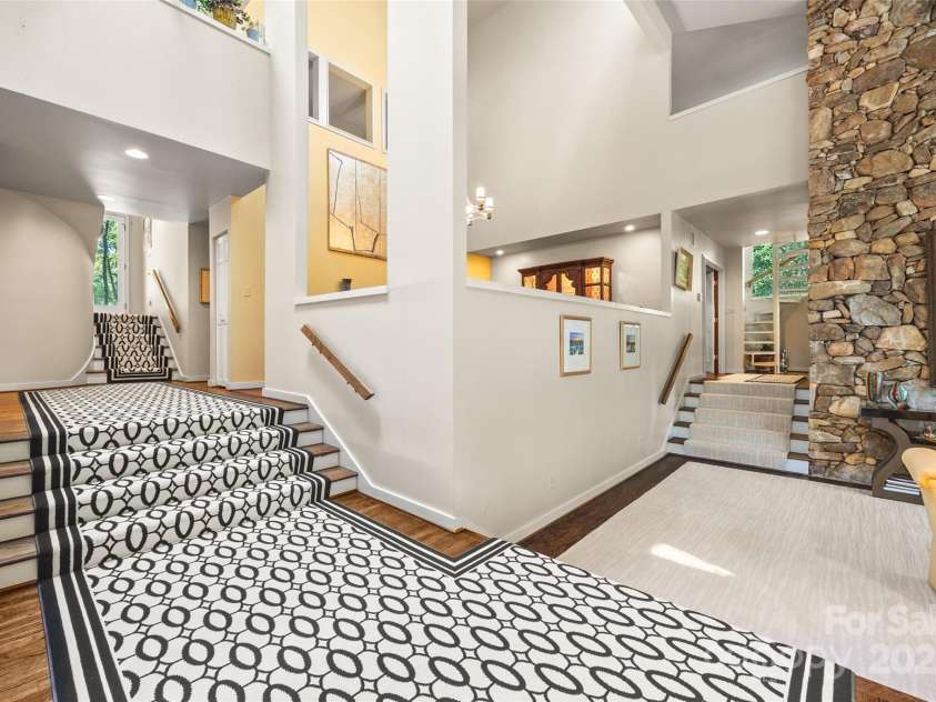 5101 Gorham Drive, Charlotte, NC 28226.  MLS# CAR4295776, YatesRealty ID 34471. 