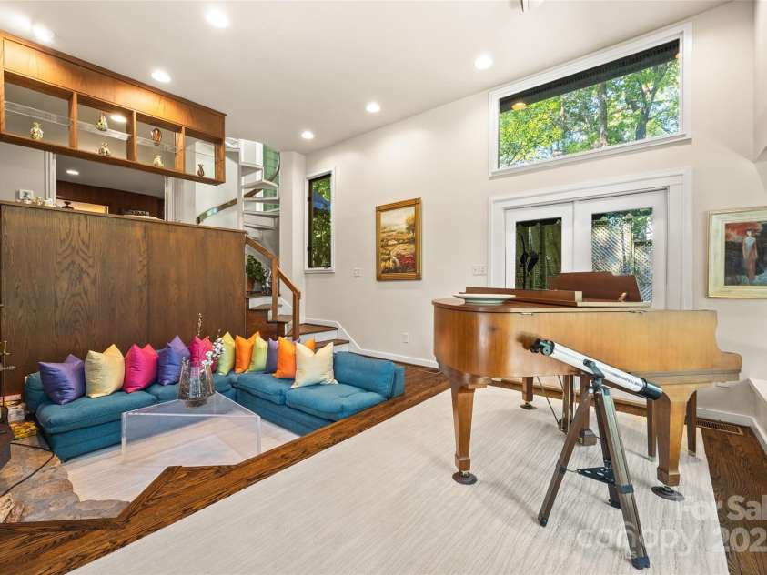 5101 Gorham Drive, Charlotte, NC 28226.  MLS# CAR4295776, YatesRealty ID 34471. 