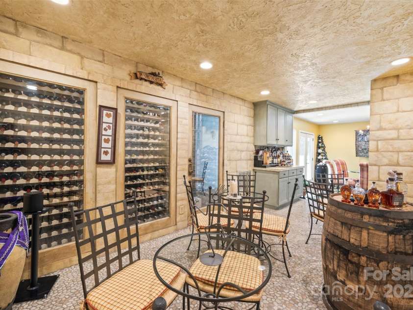 5101 Gorham Drive, Charlotte, NC 28226.  MLS# CAR4295776, YatesRealty ID 34471. 