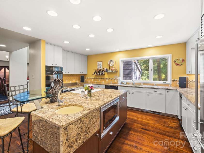 5101 Gorham Drive, Charlotte, NC 28226.  MLS# CAR4295776, YatesRealty ID 34471. 