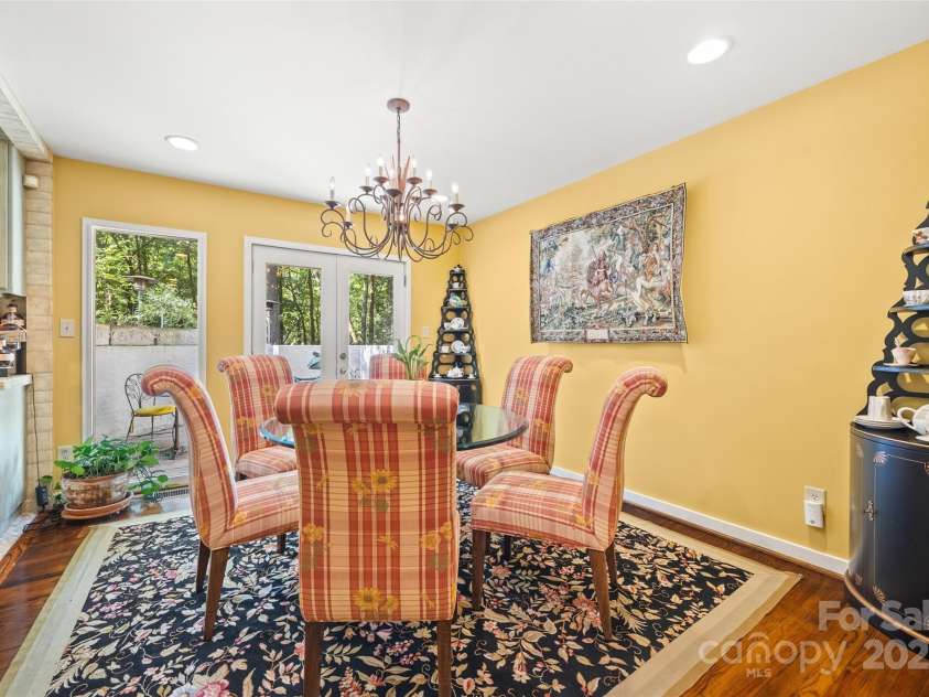 5101 Gorham Drive, Charlotte, NC 28226.  MLS# CAR4295776, YatesRealty ID 34471. 