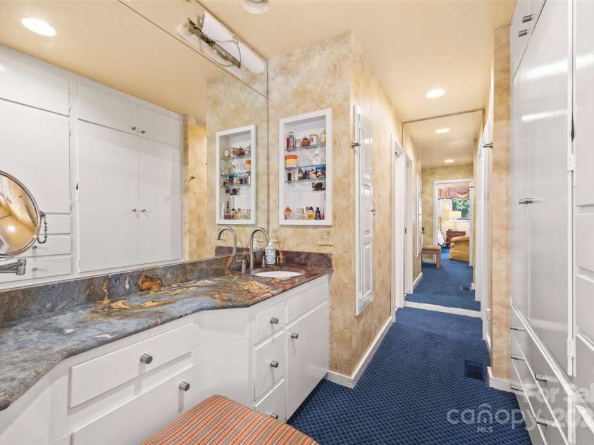 5101 Gorham Drive, Charlotte, NC 28226.  MLS# CAR4295776, YatesRealty ID 34471. 